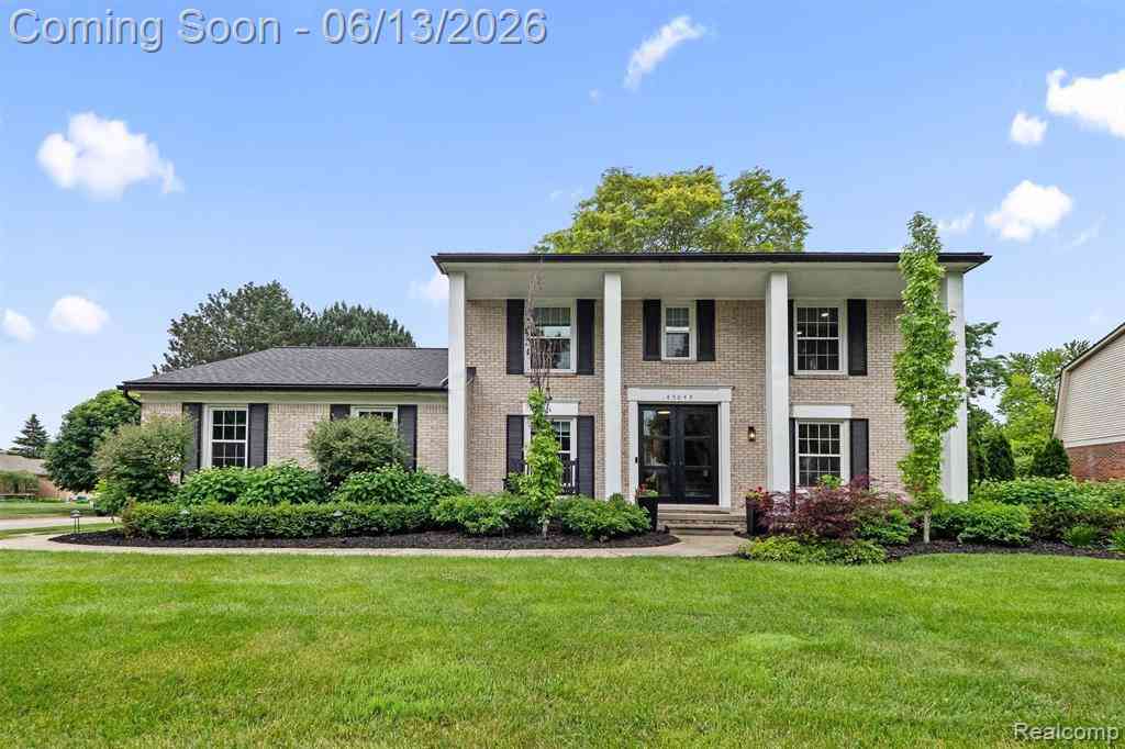 Homes For Sale - 45045 Turtlehead Drive <br/> Wayne County, Plymouth, MI 48170