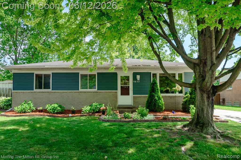 Homes For Sale - 9853 Hamilton Street <br/> Belleville, MI 48111