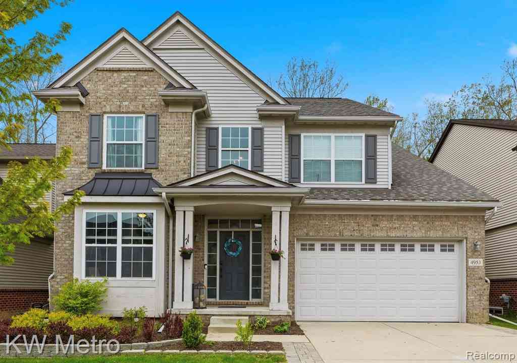Homes For Sale - 4953 W Stonegate Circle <br/> Oakland County, Lake Orion, MI 48359