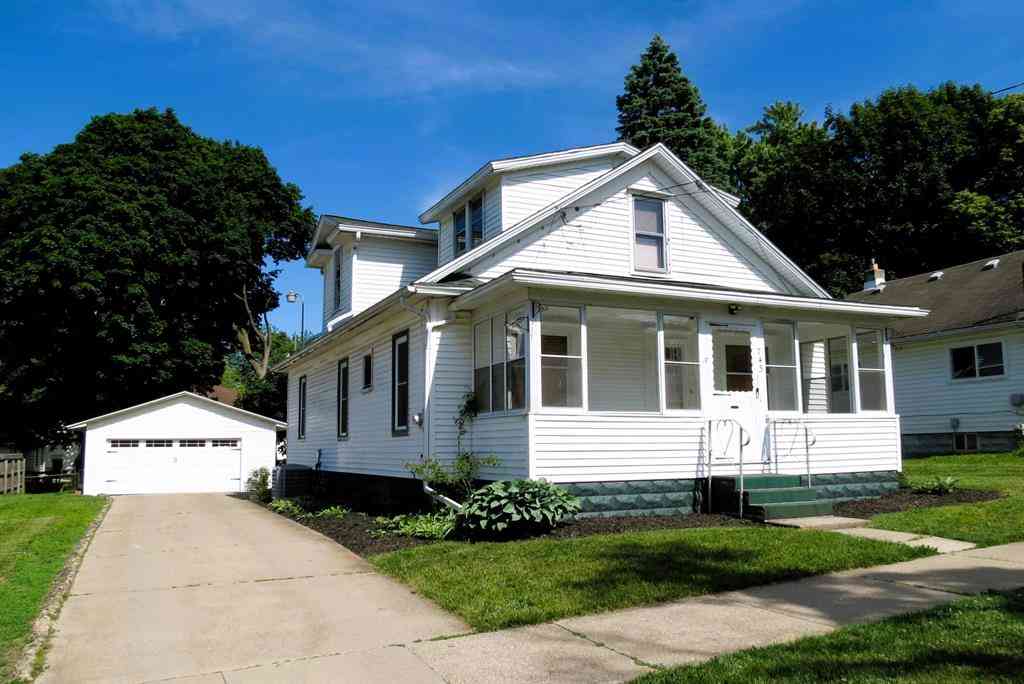 Homes For Sale - 743 Ellery Avenue <br/> Jackson County, Jackson, MI 49202