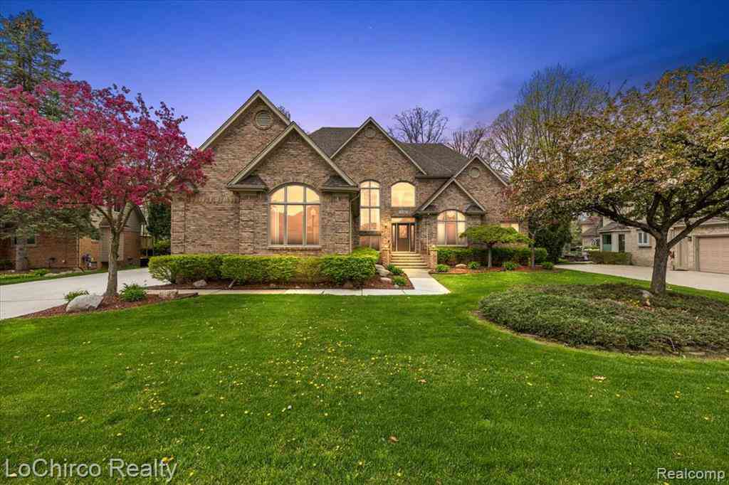 Homes For Sale - 14382 Knightsbridge Drive <br/> Macomb County, Shelby Twp, MI 48315