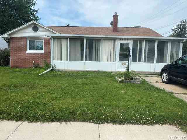 Homes For Sale - 19351 Eastland Street <br/> Macomb County, Roseville, MI 48066