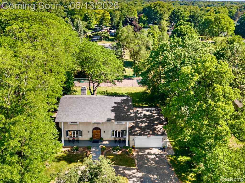 Homes For Sale - 28700 W 14 Mile Road <br/> West Bloomfield, MI 48322