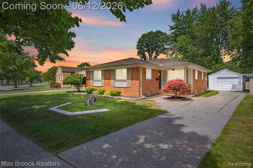 Homes For Sale - 1918 Massoit Road <br/> Royal Oak, MI 48073