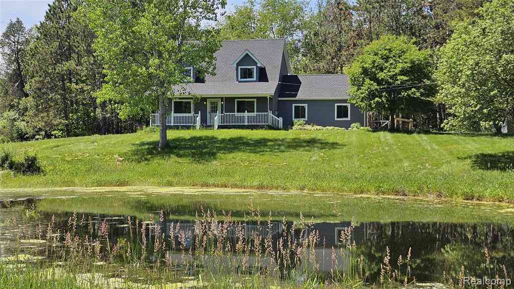 Homes For Sale - 6790 Hinchey Road <br/> Pinckney, MI 48169