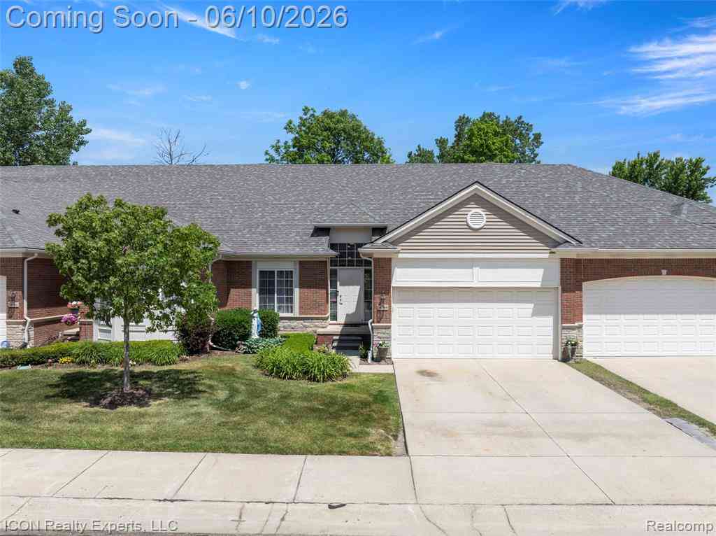 Condo For Sale - 14789 N Park Drive  #18<br/> Utica, MI 48315