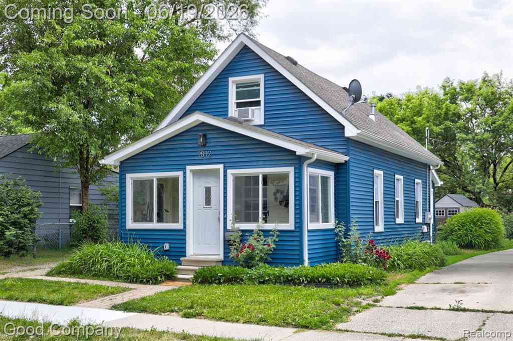 Homes For Sale - 1812 E Meyers Avenue <br/> Hazel Park, MI 48030