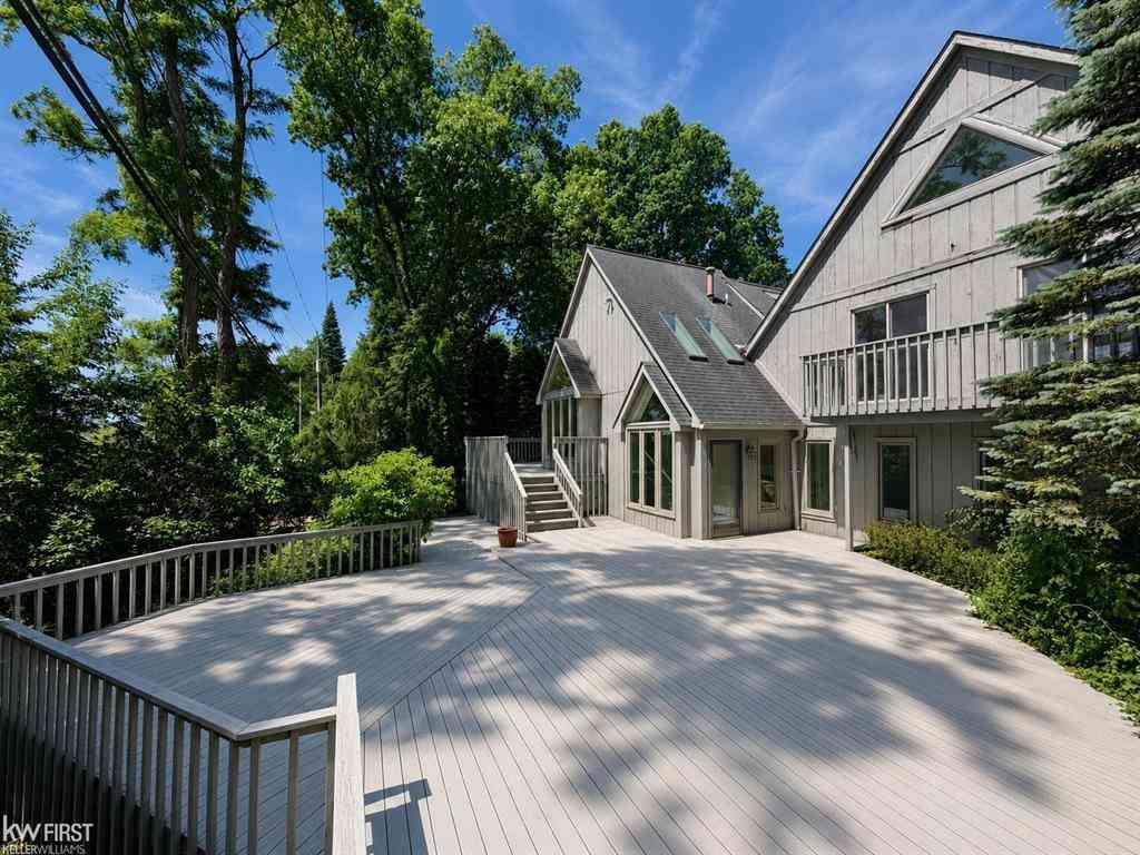 Homes For Sale - 11820 Big Lake Road <br/> Oakland County, Davisburg, MI 48350