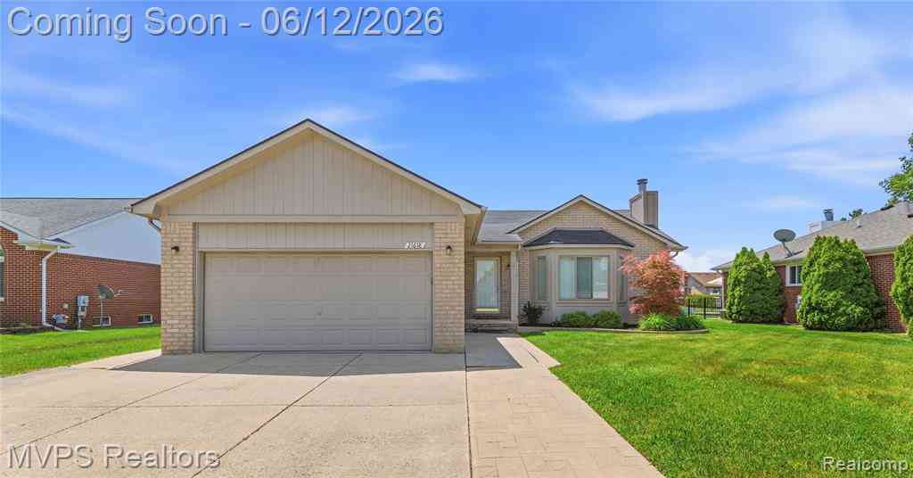 Homes For Sale - 21618 Sue Ellen Drive <br/> Macomb County, Macomb, MI 48044
