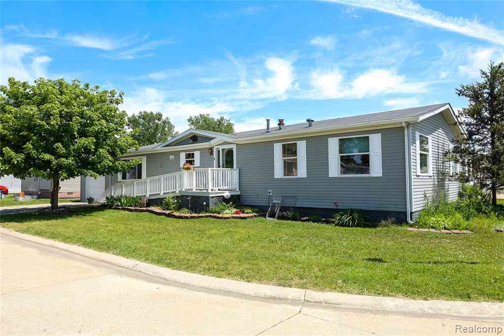 Homes For Sale - 285 Madison Court <br/> Oakland County, White Lake, MI 48386
