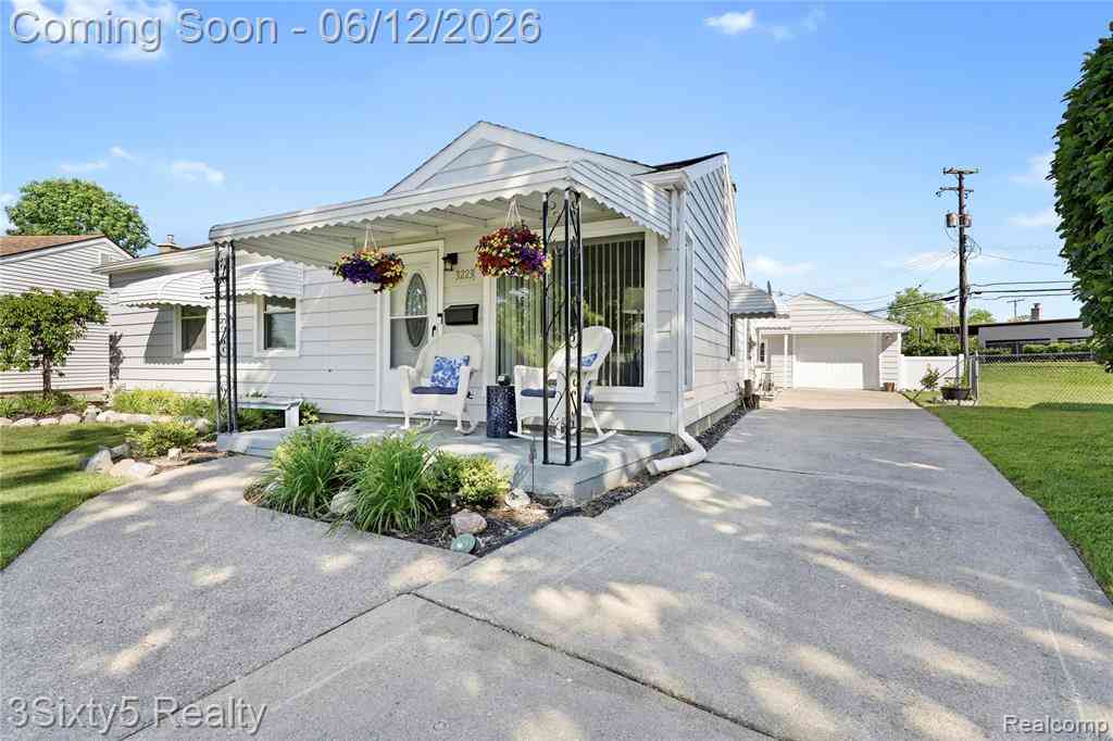 Homes For Sale - 3223 S Stella Court <br/> Wayne County, Trenton, MI 48183