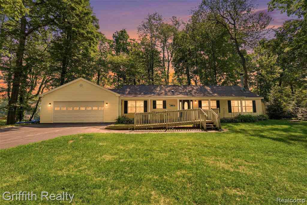 Homes For Sale - 260 Ellsworth Lake Drive <br/> Gregory, MI 48137