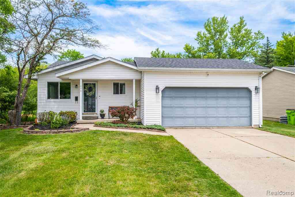 Homes For Sale - 600 W Caroline Street <br/> Fenton, MI 48430
