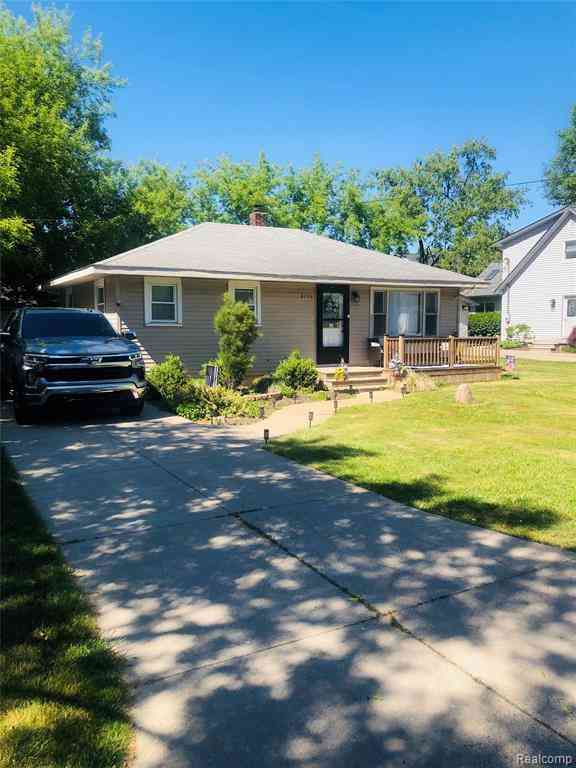 Homes For Sale - 8396 Cooley Beach Drive <br/> Oakland County, White Lake, MI 48386
