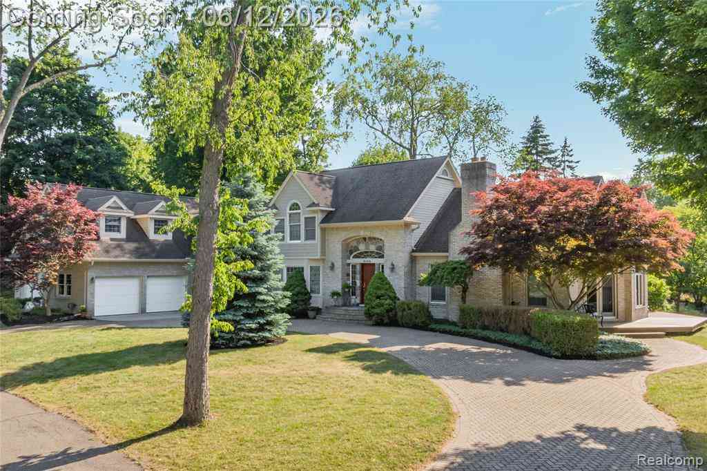 Homes For Sale - 905 Spring Drive <br/> Northville, MI 48167