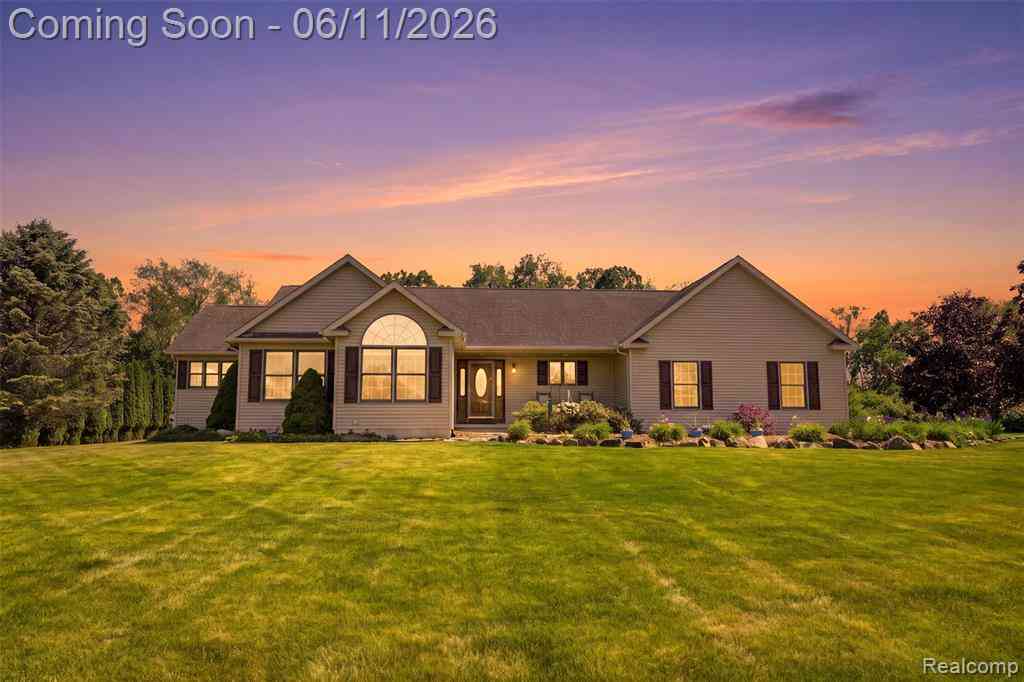 Homes For Sale - 3789 Beckley Drive <br/> Howell, MI 48855
