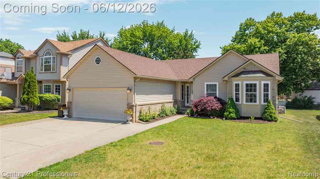 Homes For Sale - 3172 Cedar Crest Drive <br/> Troy, MI 48083