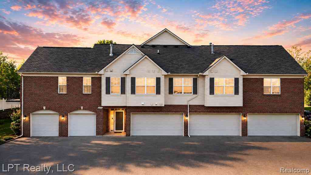 Condo For Sale - 623 Worthington Drive <br/> Ingham County, Lansing, MI 48906