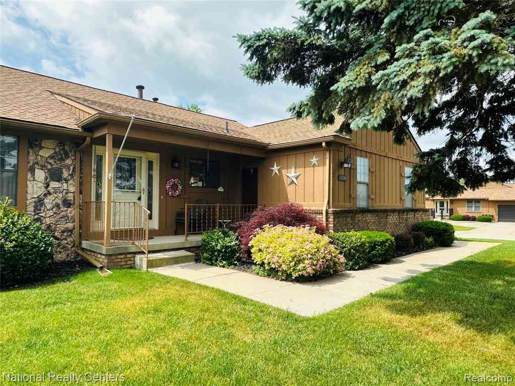 Condo For Sale - 12104 Lexington Drive  #3<br/> South Lyon, MI 48178