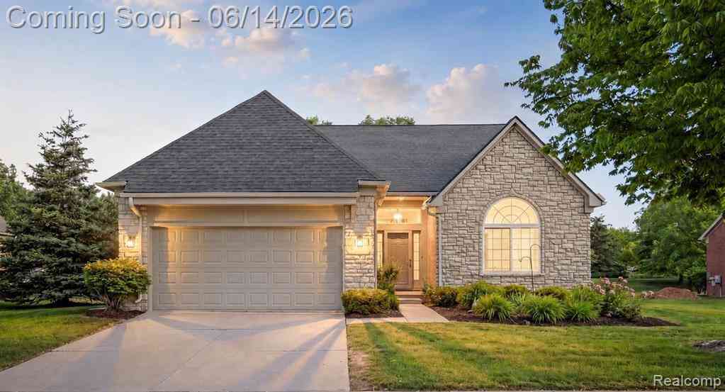 Condo For Sale - 47920 Vistas Circle Drive N N<br/> Canton, MI 48188