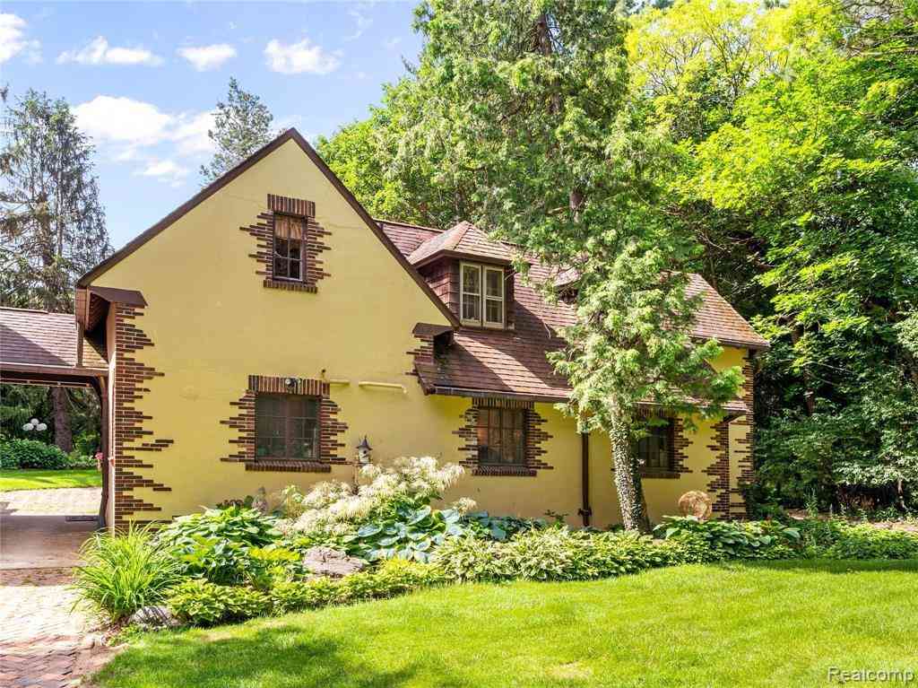 Homes For Rent - 1115 Eton Crossing Road <br/> Bloomfield Hills, MI 48304