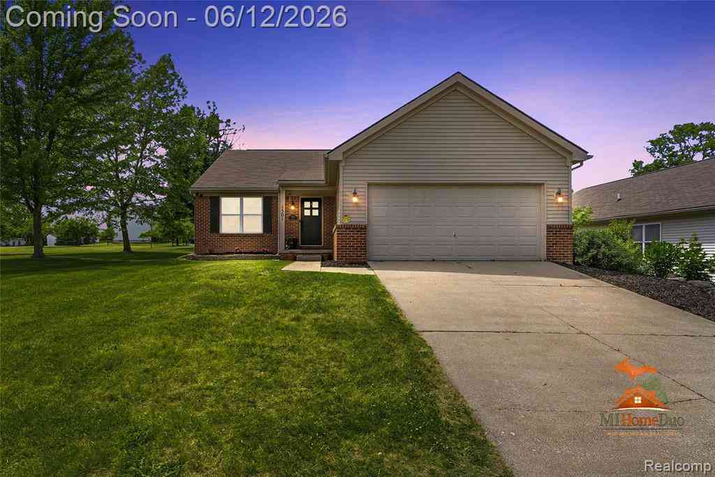 Homes For Sale - 1501 Vanderbilt Drive <br/> Flint, MI 48503