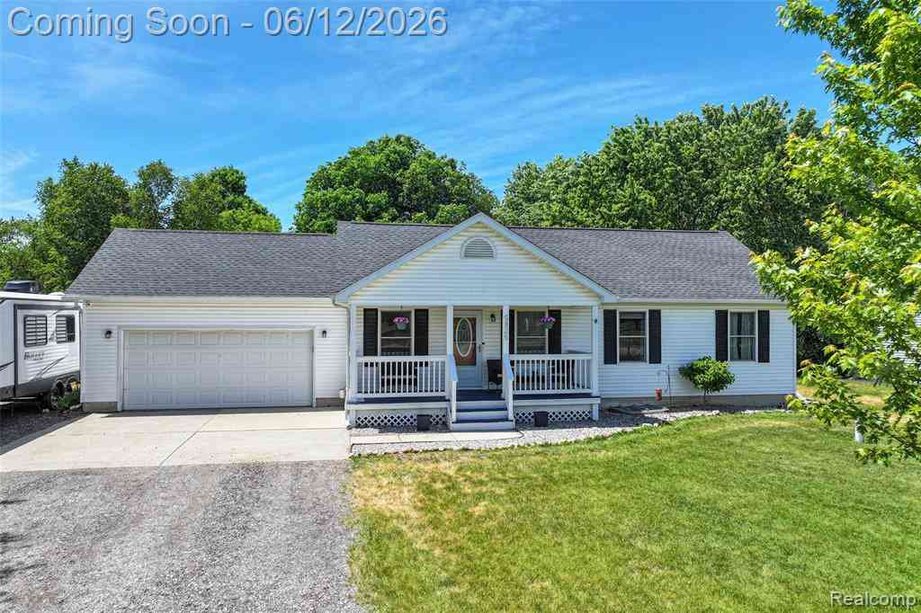 Homes For Sale - 5825 Cobblestone Drive <br/> North Branch, MI 48461