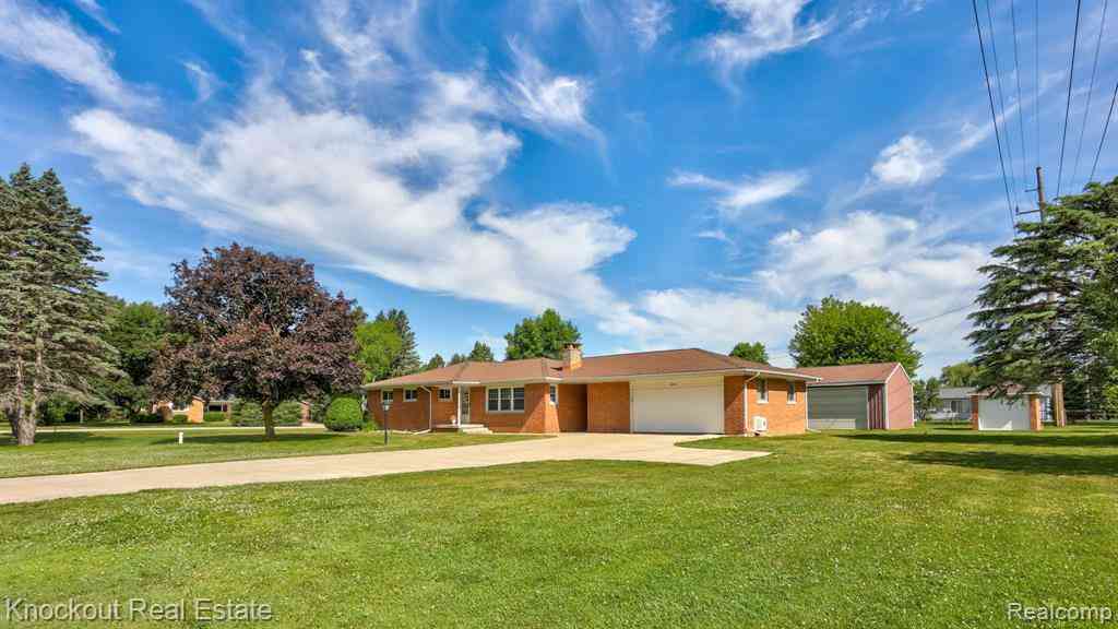 Homes For Sale - 5992 Dubois Road <br/> Tuscola County, Vassar, MI 48768