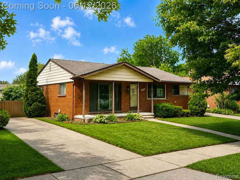 Homes For Sale - 1235 Jenifer Avenue <br/> Madison Heights, MI 48071
