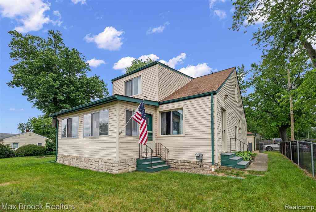 Homes For Sale - 67 W Columbia Avenue <br/> Pontiac, MI 48340