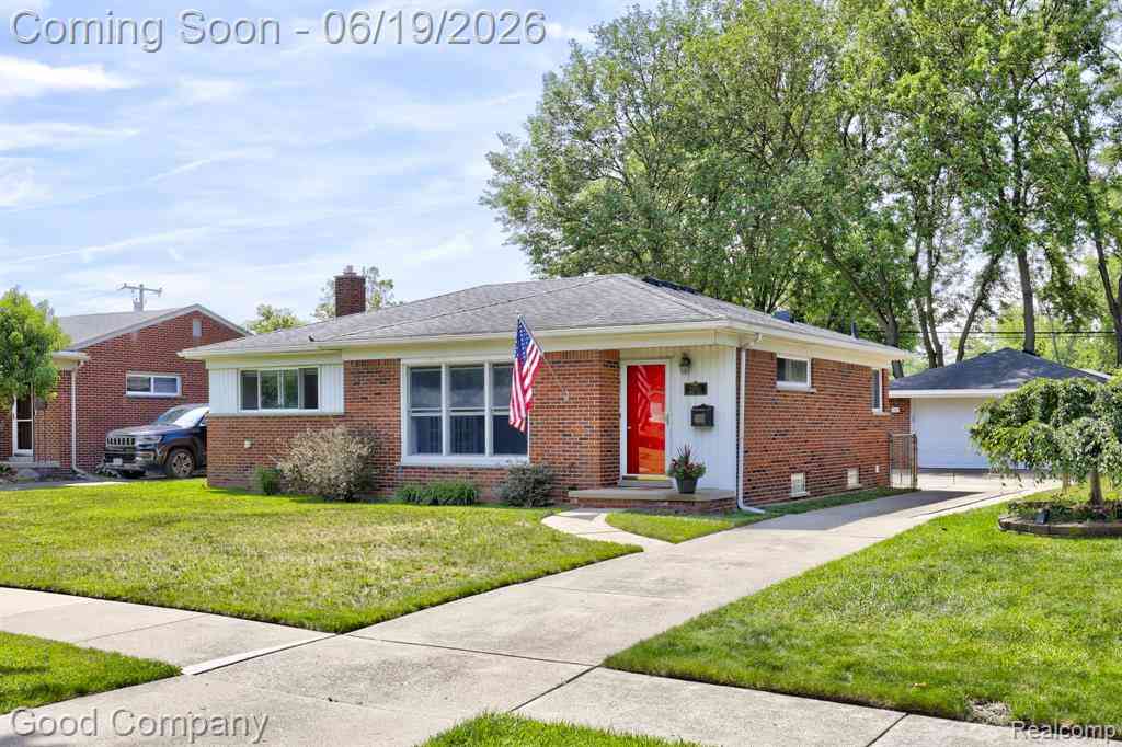 Homes For Sale - 27605 Lyndon Street <br/> Livonia, MI 48154