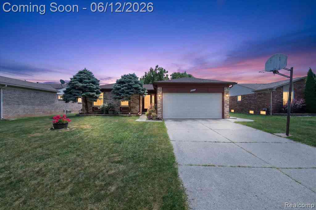 Homes For Sale - 15720 Bono Drive <br/> Clinton Township, MI 48038