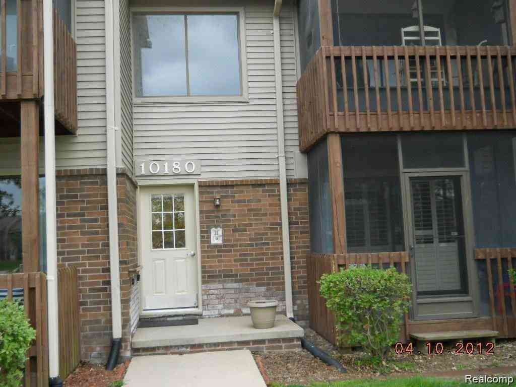 Condo For Sale - 10180 Nancys Boulevard  #15<br/> Grosse Ile, MI 48138