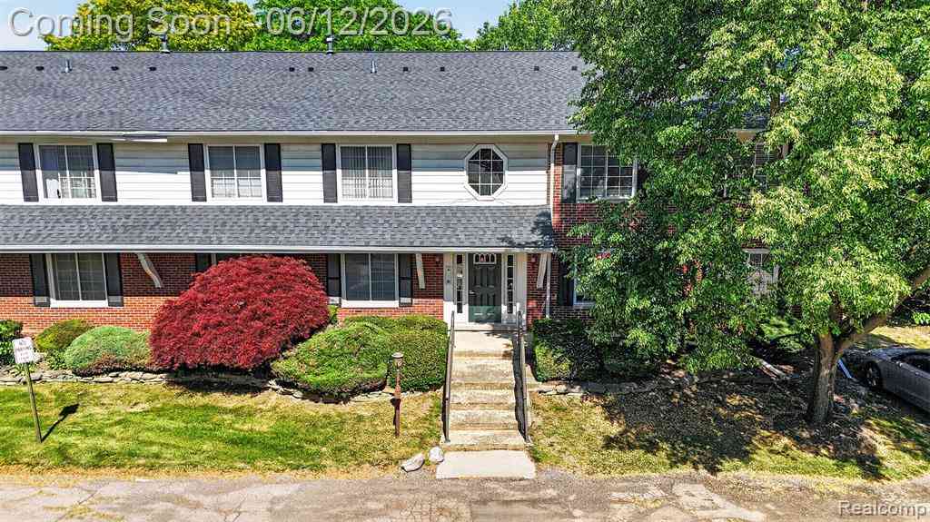 Condo For Sale - 2449 Mulberry Square  #32<br/> Bloomfield Hills, MI 48302