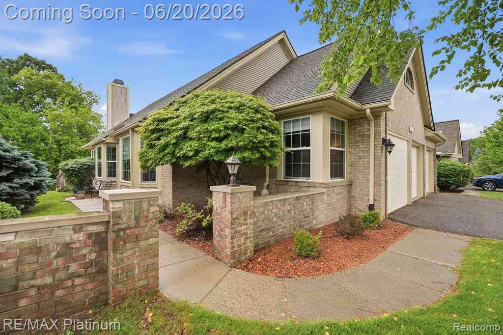 Condo For Sale - 814 Whisperwood Drive <br/> Fenton, MI 48430