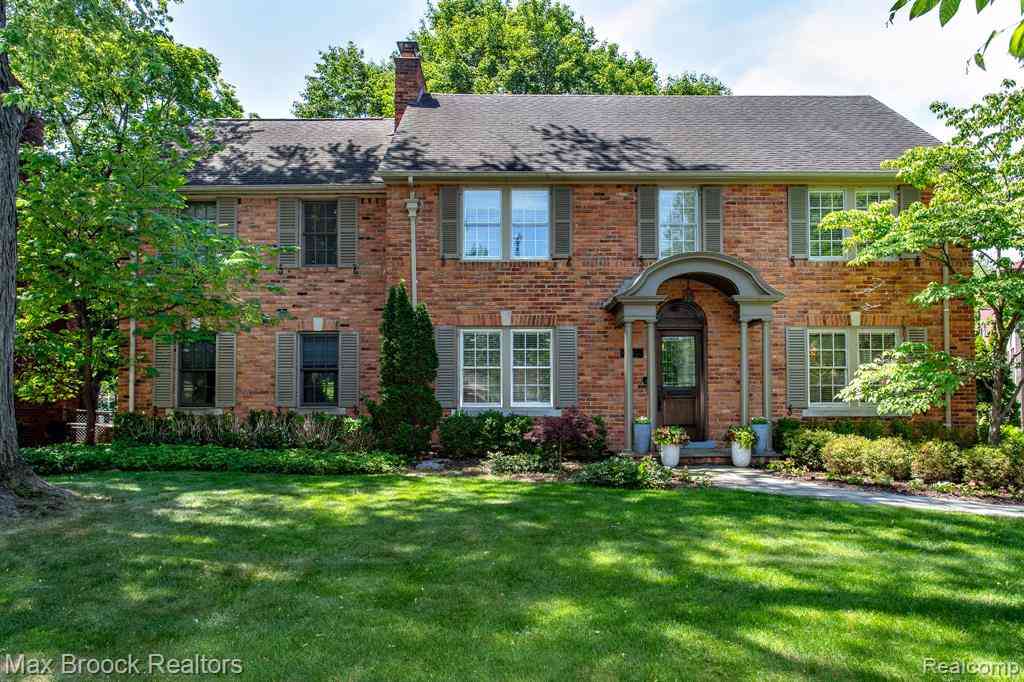 Homes For Sale - 26255 Pembroke Road <br/> Huntington Woods, MI 48070