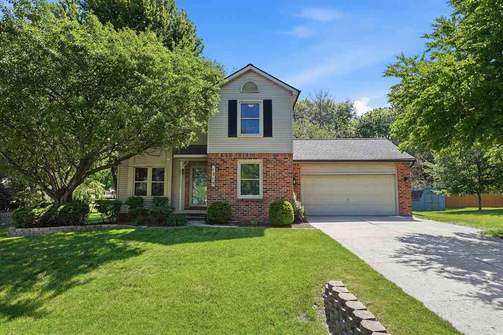 Homes For Sale - 1215 Lori Lane <br/> Fenton, MI 48430