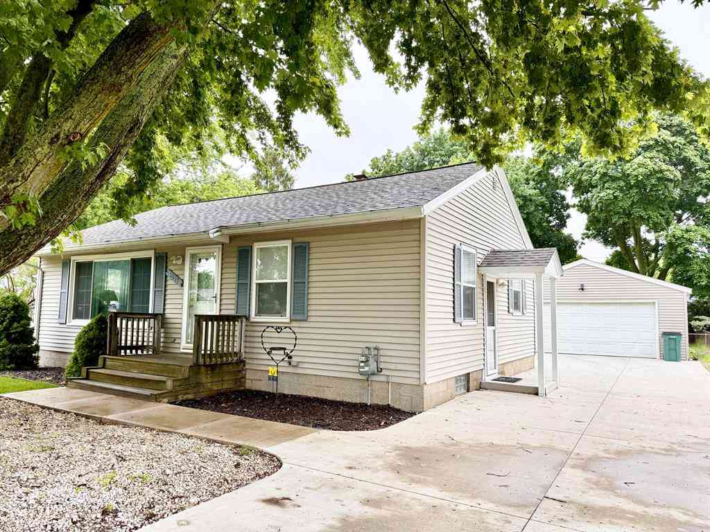 Homes For Sale - 2038 Columbus Avenue <br/> Muskegon, MI 49441