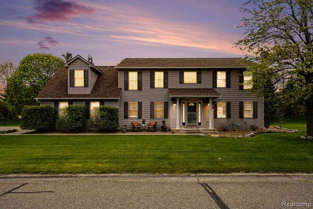 Homes For Sale - 9270 Anacapa Bay Drive <br/> Pinckney, MI 48169