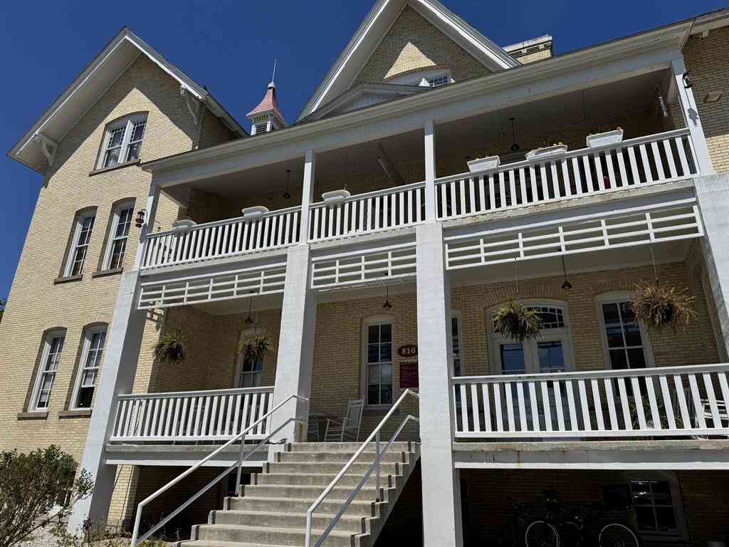 Condo For Sale - 810-201 Cottageview Drive <br/> Traverse City, MI 49684