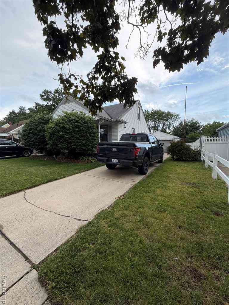 Homes For Sale - 2049 Regina Avenue <br/> Lincoln Park, MI 48146