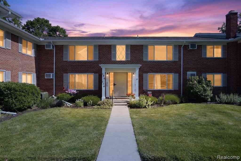 Condo For Sale - 24111 Meridian Road  #116<br/> Wayne County, Grosse Ile, MI 48138