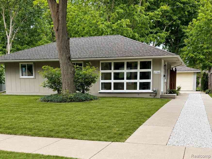 Homes For Sale - 27700 Lexington Parkway <br/> Southfield, MI 48076