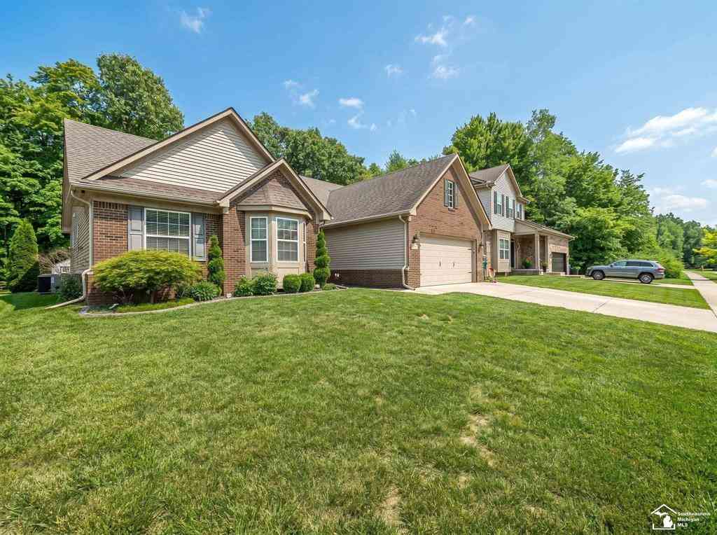Homes For Sale - 17613 Lange Avenue <br/> Romulus, MI 48174