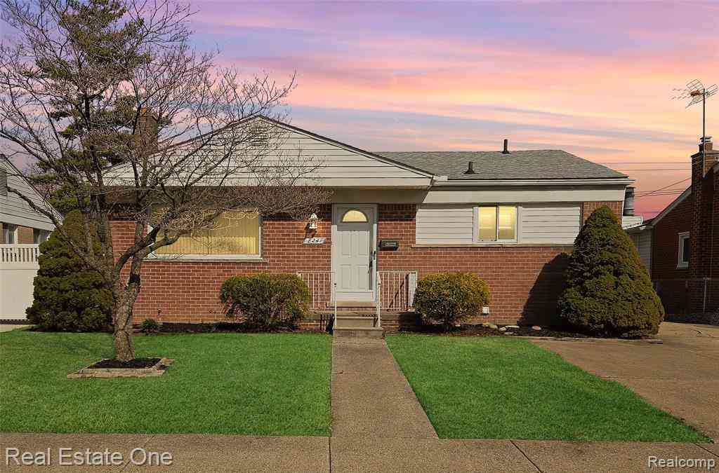 Homes For Rent - 8241 Clippert Street <br/> Taylor, MI 48180