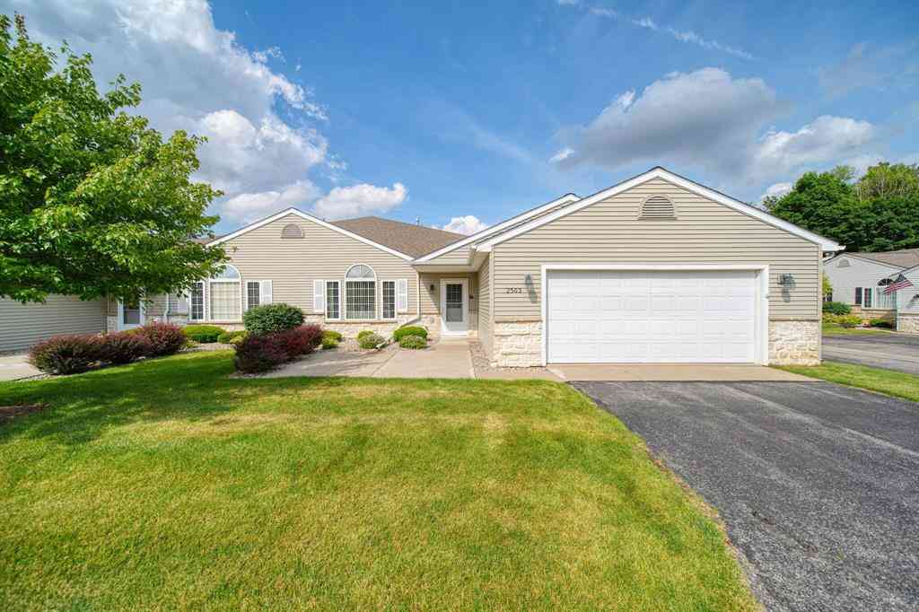 Condo For Sale - 2503 Lakewood Drive <br/> Adrian, MI 49221