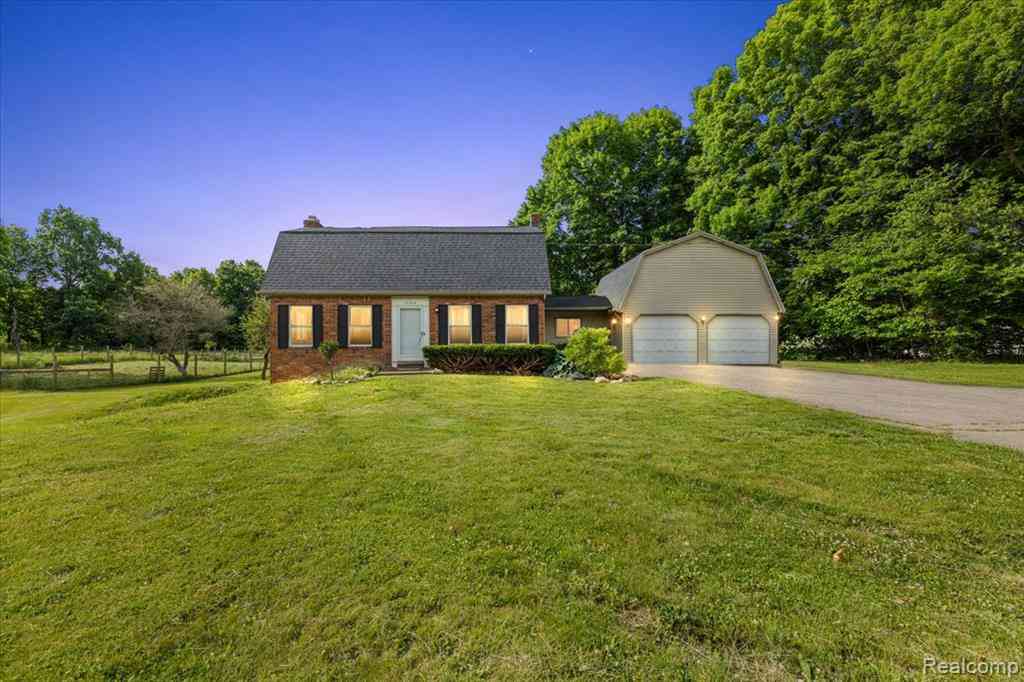 Homes For Sale - 10324 Oakhill Road <br/> Holly, MI 48442