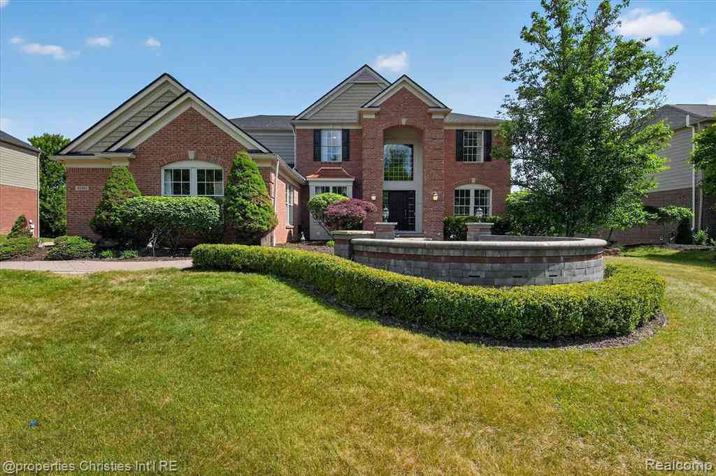 Homes For Sale - 45094 Oak Forest Drive <br/> Northville, MI 48168
