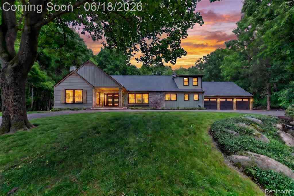 Homes For Sale - 1366 Conge Drive <br/> Bloomfield Hills, MI 48304