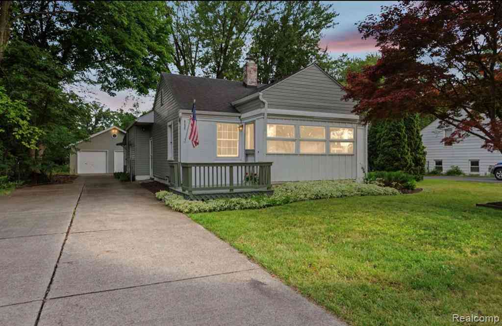 Homes For Sale - 9235 Whitall Lane <br/> Wayne County, Grosse Ile, MI 48138
